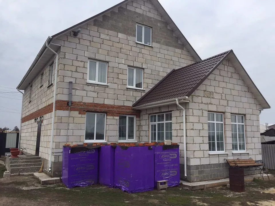 Жилой дом с административными функциями (Курская обл.) до отделки — газосиликатные блоки